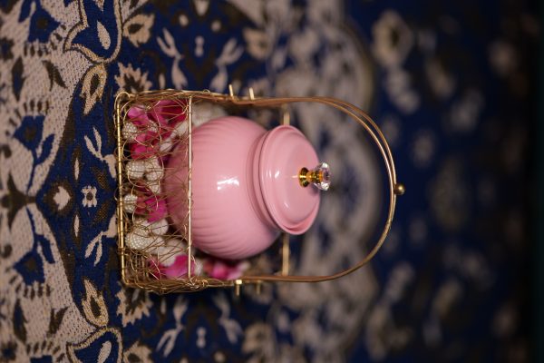 Single Piece Mixed Dry Fruits Mini Pot With Metal Made Mini Basket