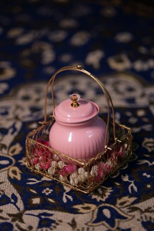 Single Piece Mixed Dry Fruits Mini Pot With Metal Made Mini Basket